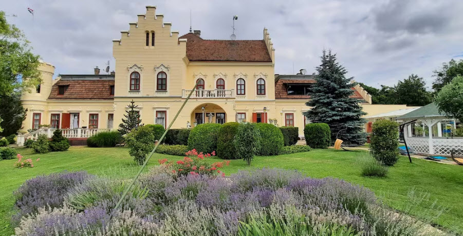 Pokvár Castle, Hungary